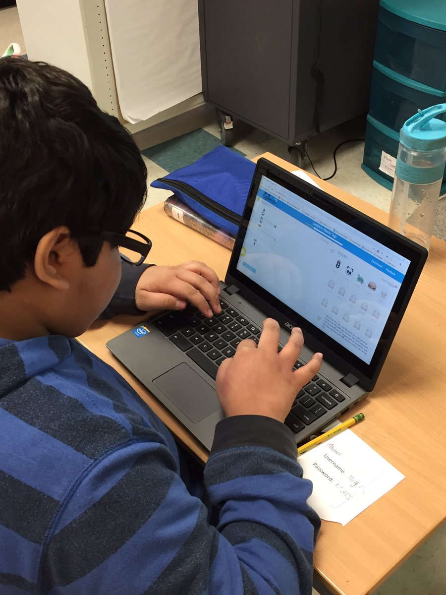 Students-coding-John-middleton-elementary-school